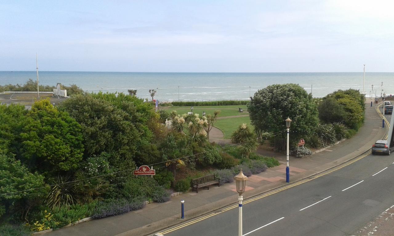 By The Sea Bed And Breakfast Eastbourne Bagian luar foto