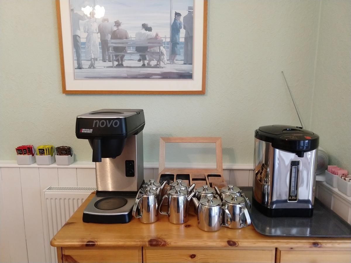 By The Sea Bed And Breakfast Eastbourne Bagian luar foto