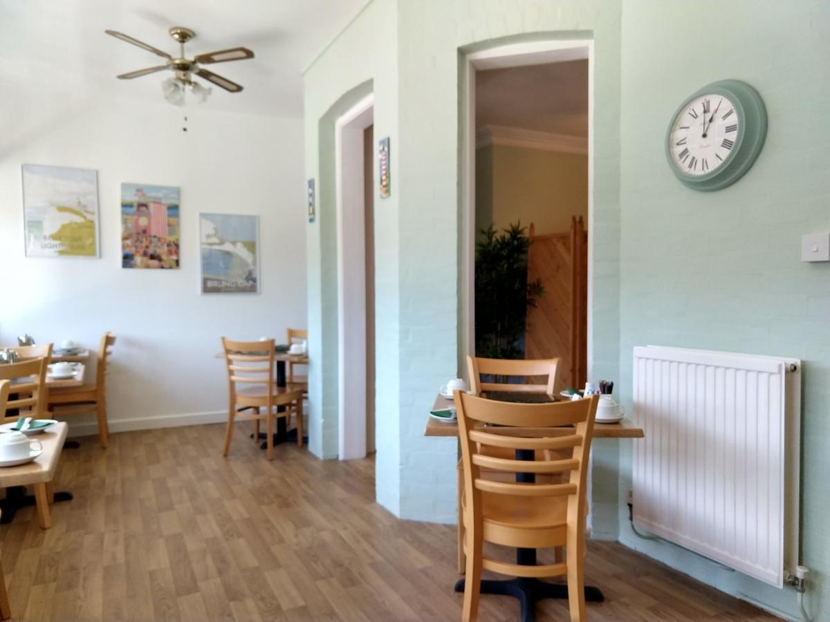 By The Sea Bed And Breakfast Eastbourne Bagian luar foto